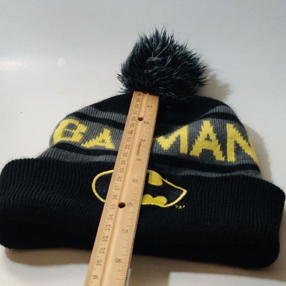 DC Comics Batman‎ Bat Symbol Logo Black Yellow Beanie Hat - Picture 7 of 8